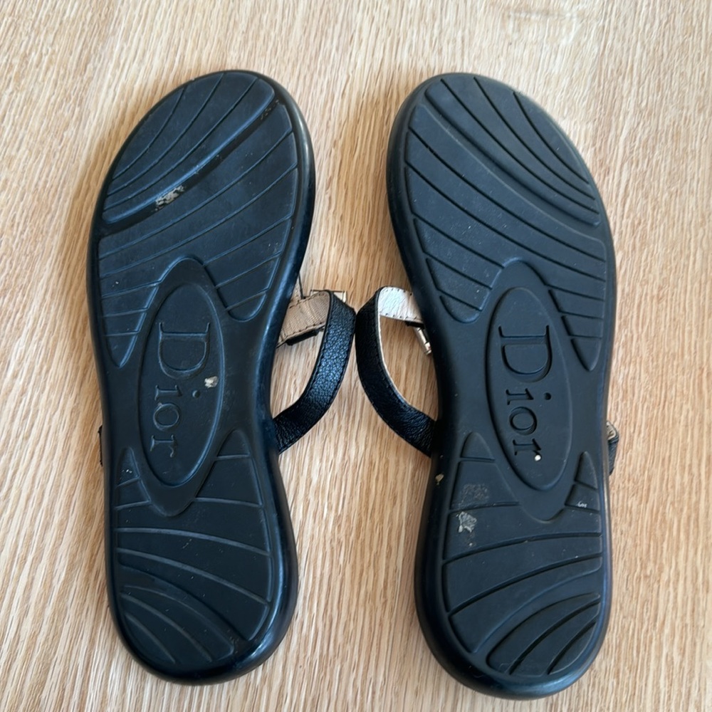 Authentic Christian Dior black leather thongs - Picture 3 of 8